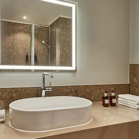 Hotel Four Points By Sheraton Múnich