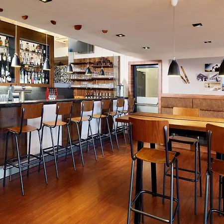 Hotel By Marriott München