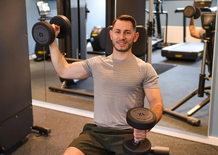 フォーポイント バイ シェラトン セントラル