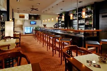 フォーポイント バイ シェラトン セントラル 4*