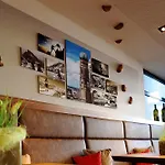 フォーポイント バイ シェラトン セントラル ホテル
