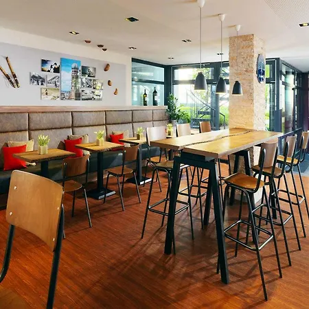 מלון By Marriott 4*